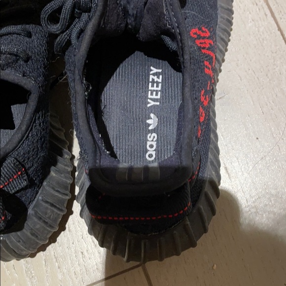 adidas Yeezy Boost 350 V2 Black Red - Picture 5 of 8